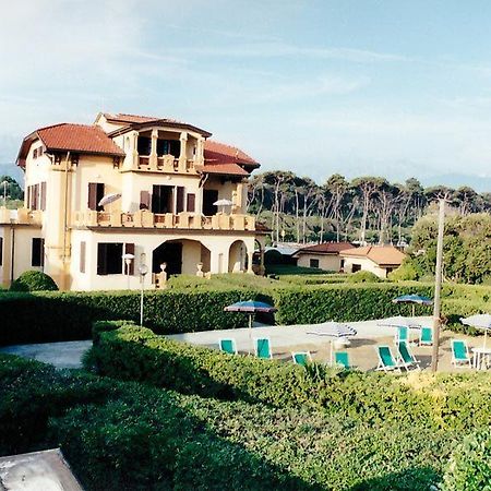 Ostello Apuano Marina Di Carrara Ngoại thất bức ảnh