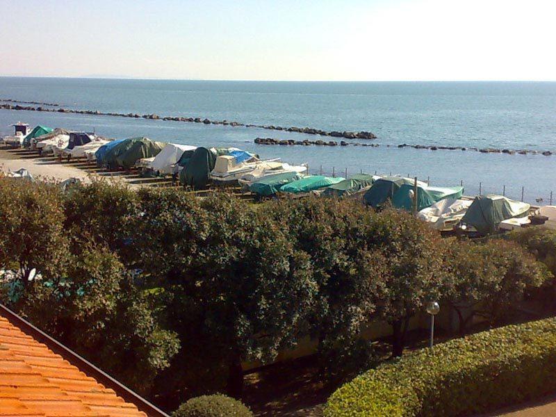 Ostello Apuano Marina Di Carrara Ngoại thất bức ảnh